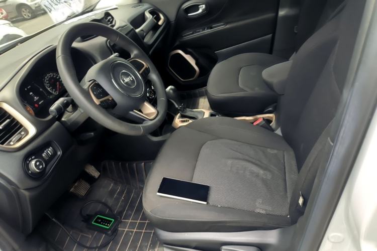 Used Jeep Renegade 2016 1.4T Automatic Kinetic Edition Left Front Seat