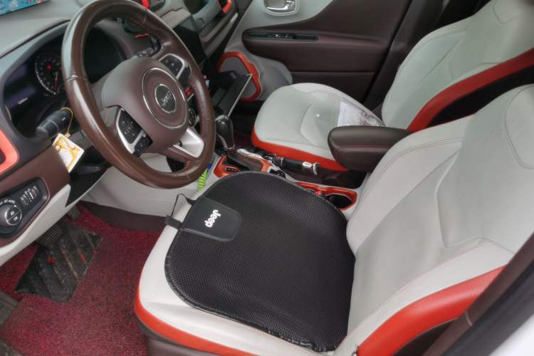 Used Jeep Renegade 2016 1.4T Automatic Smart Edition Left Front Seat