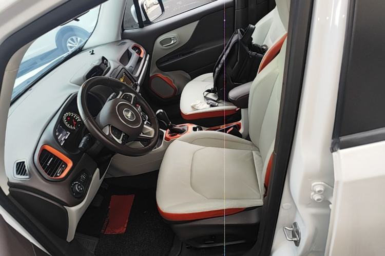 Used Jeep Renegade 2016 1.4T Automatic Smart Edition Left Front Seat