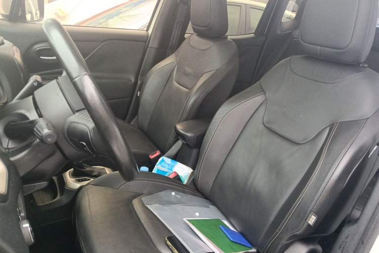 Used Jeep Renegade 2016 1.4T Automatic Smart Edition Left Front Seat