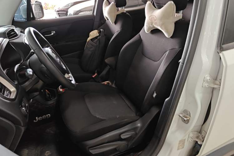 Used Jeep Renegade 2016 1.4T Automatic Kinetic Edition Left Front Seat