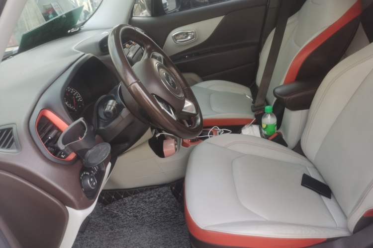 Used Jeep Renegade 2016 1.4T Automatic Smart Edition Left Front Seat