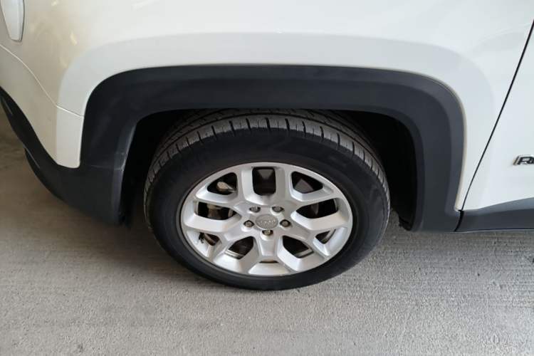 Used Jeep Renegade 2016 1.4T Automatic Jingneng Edition Left Front Wheel Hub