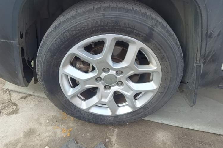 Used Jeep Renegade 2016 1.4T Automatic Jingneng Edition Left Front Wheel Hub