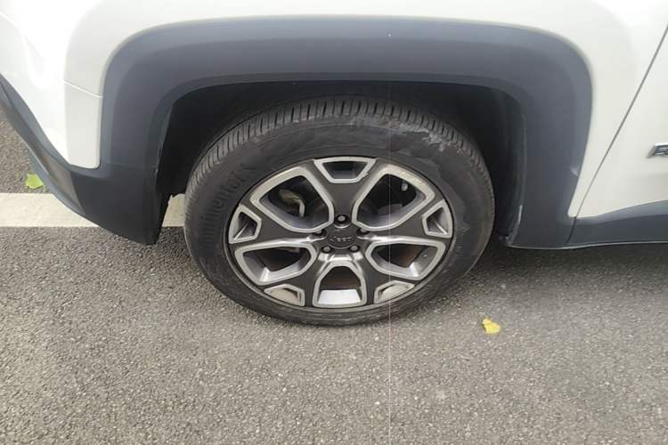 Used Jeep Renegade 2016 1.4T Automatic Smart Edition Left Front Wheel Hub