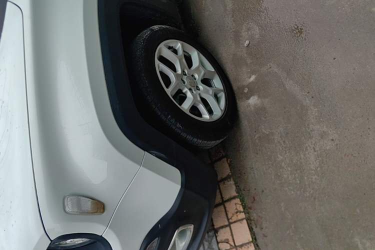Used Jeep Renegade 2016 1.4T Automatic Jingneng Edition Left Front Wheel Hub
