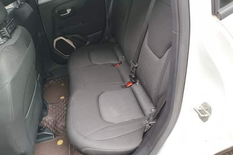 Used Jeep Renegade 2016 1.4T Automatic Kinetic Edition Left Rear Seat