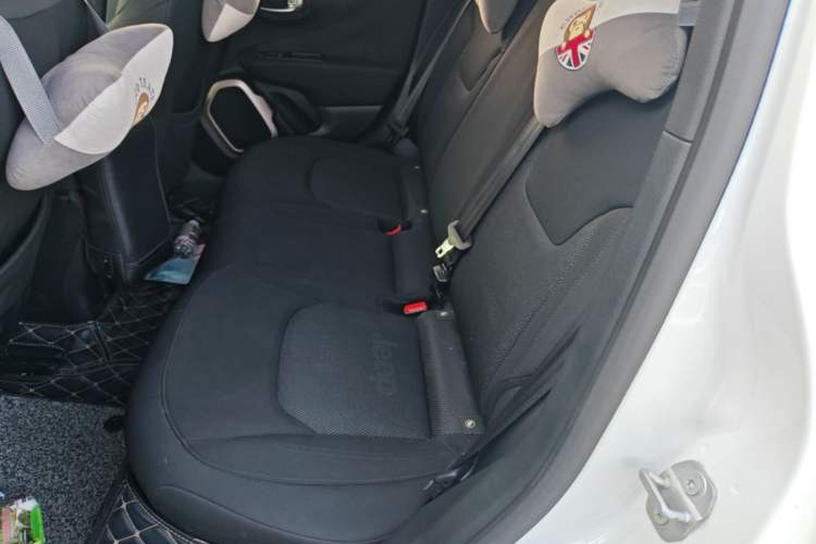 Used Jeep Renegade 2016 1.4T Automatic Jingneng Edition Left Rear Seat