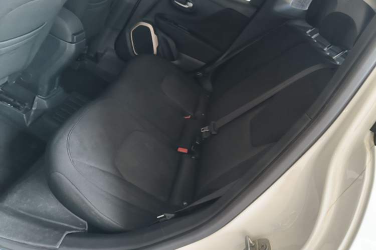 Used Jeep Renegade 2016 1.4T Automatic Jingneng Edition Left Rear Seat