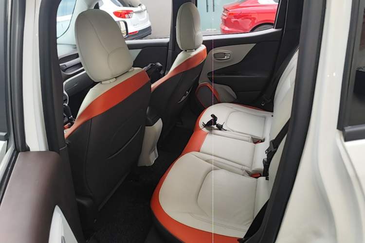 Used Jeep Renegade 2016 1.4T Automatic Smart Edition Left Rear Seat