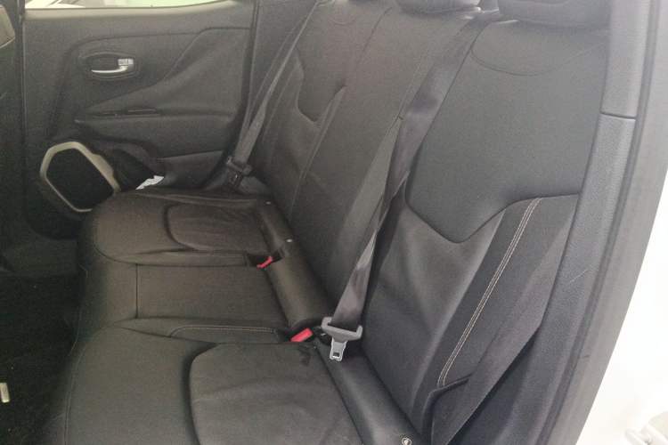 Used Jeep Renegade 2016 1.4T Automatic Smart Edition Left Rear Seat
