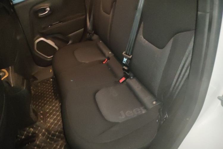 Used Jeep Renegade 2016 1.4T Automatic High-Energy Version Left Rear Seat