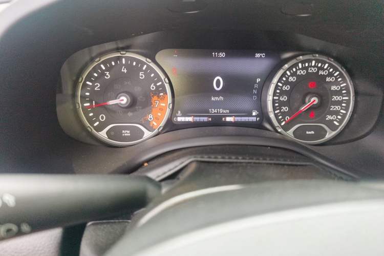 Used Jeep Renegade 2016 1.4T Automatic Smart Edition Odometer Close Up