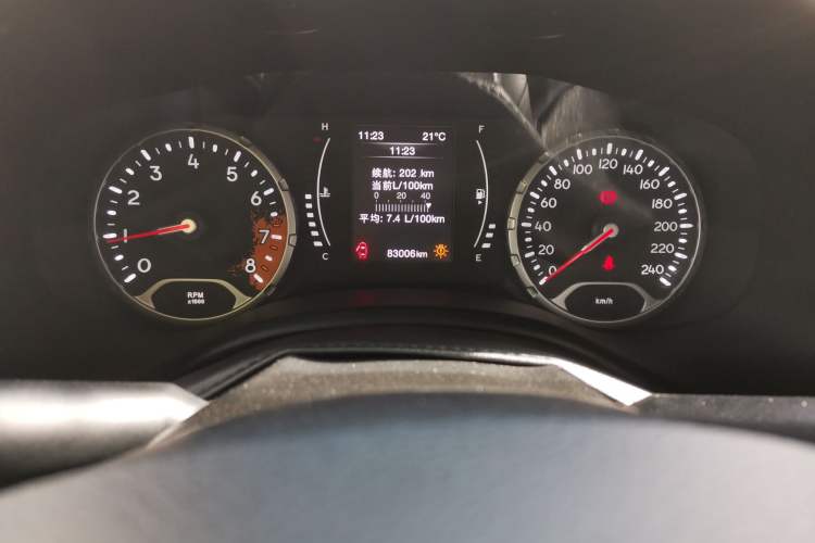Used Jeep Renegade 2016 1.4T Manual Kinetic Edition Odometer Close Up