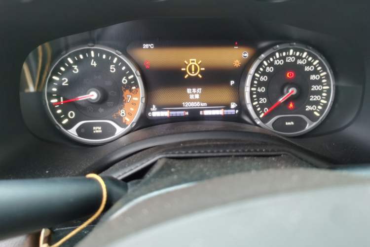 Used Jeep Renegade 2016 1.4T Automatic Smart Edition Odometer Close Up