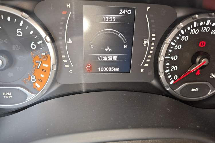 Used Jeep Renegade 2016 1.4T Manual Kinetic Edition Odometer Close Up