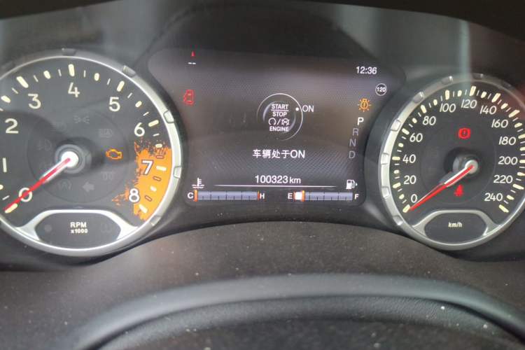Used Jeep Renegade 2016 1.4T Automatic Jingneng Version+ Odometer Close Up