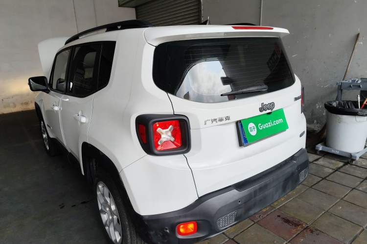 Used Jeep Renegade 2016 1.4T Automatic High-Energy Version Rear Left 45 Deg