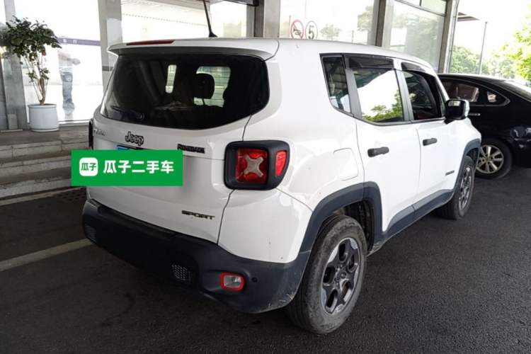 Used Jeep Renegade 2016 1.4T Manual Kinetic Edition Rear Right 45 Deg