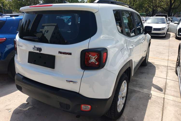 Used Jeep Renegade 2016 1.4T Automatic Jingneng Edition Rear Right 45 Deg