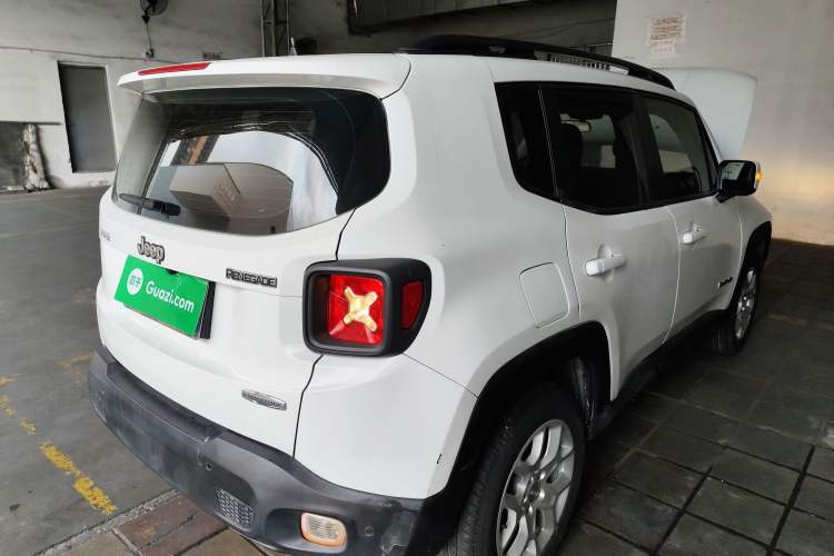 Used Jeep Renegade 2016 1.4T Automatic High-Energy Version Rear Right 45 Deg