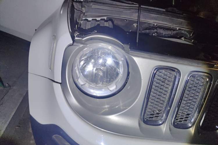 Used Jeep Renegade 2016 1.4T Automatic Smart Edition Right Front Headlight