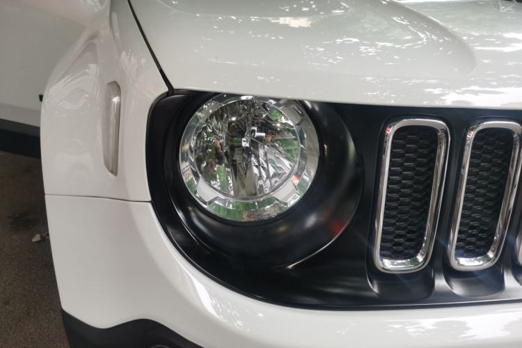 Used Jeep Renegade 2016 1.4T Automatic Jingneng Version+ Right Front Headlight
