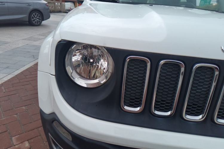 Used Jeep Renegade 2016 1.4T Automatic Jingneng Version+ Right Front Headlight