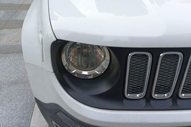 Used Jeep Renegade 2016 1.4T Automatic Jingneng Version+ Right Front Headlight