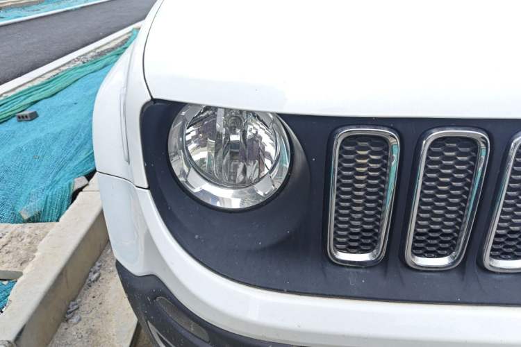 Used Jeep Renegade 2016 1.4T Automatic Jingneng Version+ Right Front Headlight