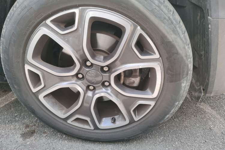 Used Jeep Renegade 2016 1.4T Automatic Smart Edition Right Front Wheel Hub