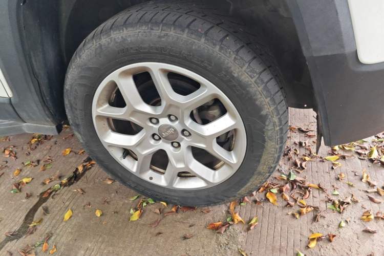 Used Jeep Renegade 2016 1.4T Automatic High-Energy Version Right Front Wheel Hub