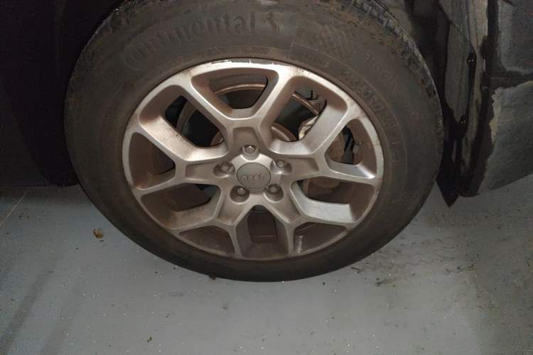 Used Jeep Renegade 2016 1.4T Automatic Jingneng Version+ Right Front Wheel Hub