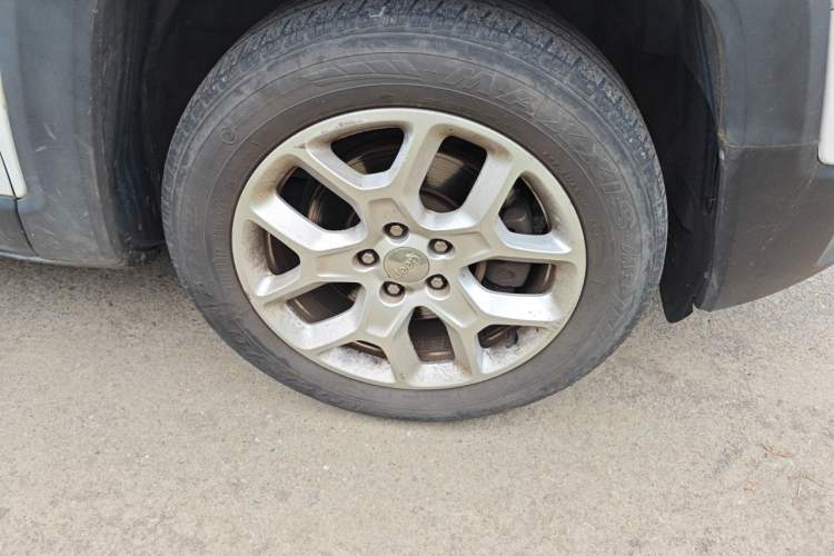 Used Jeep Renegade 2016 1.4T Automatic Jingneng Version+ Right Front Wheel Hub
