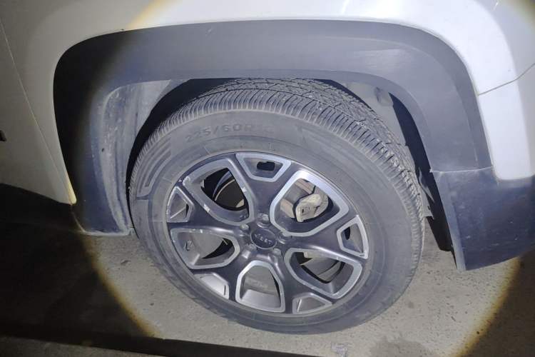 Used Jeep Renegade 2016 1.4T Automatic Smart Edition Right Front Wheel Hub