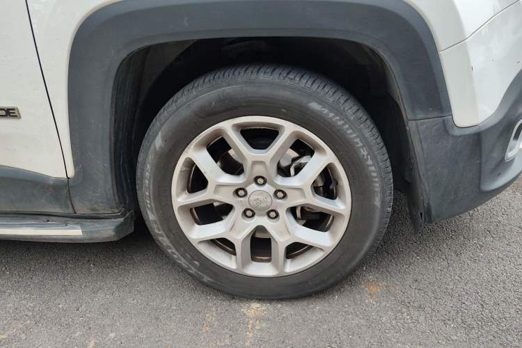 Used Jeep Renegade 2016 1.4T Automatic Jingneng Version+ Right Front Wheel Hub