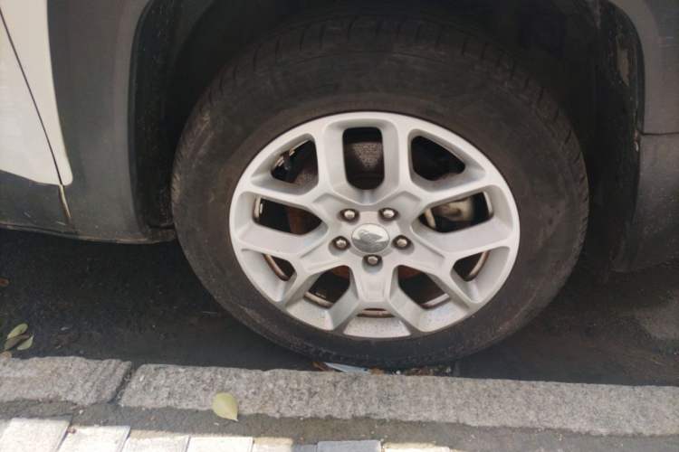 Used Jeep Renegade 2016 1.4T Automatic Jingneng Version+ Right Front Wheel Hub