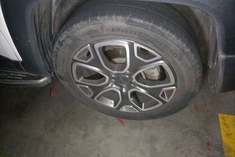 Used Jeep Renegade 2016 1.4T Automatic Smart Edition Right Front Wheel Hub