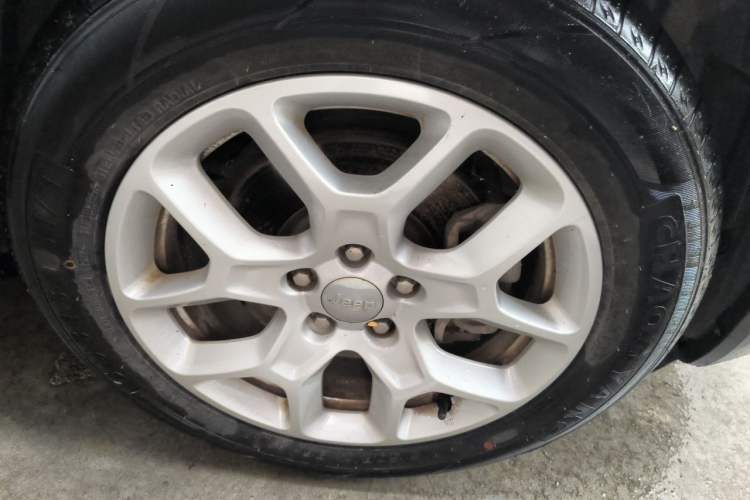 Used Jeep Renegade 2016 1.4T Automatic Jingneng Version+ Right Front Wheel Hub