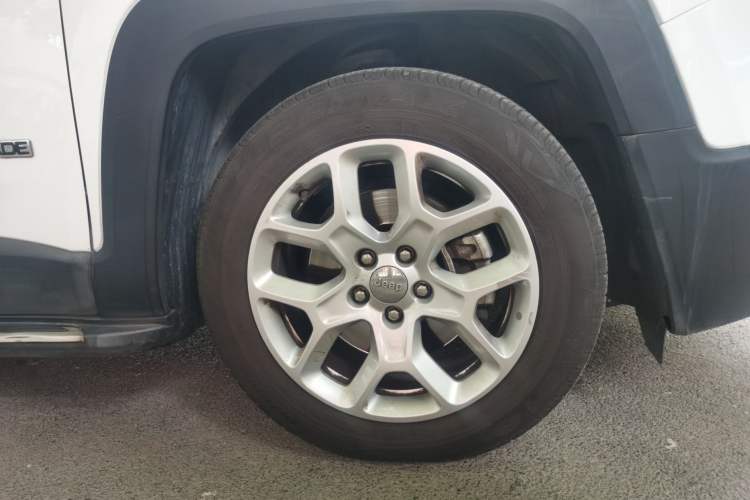Used Jeep Renegade 2016 1.4T Automatic Jingneng Version+ Right Front Wheel Hub