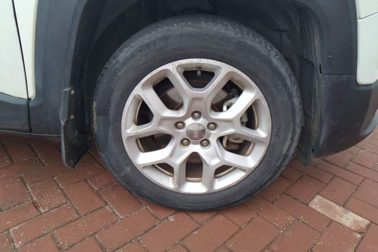Used Jeep Renegade 2016 1.4T Automatic Jingneng Version+ Right Front Wheel Hub