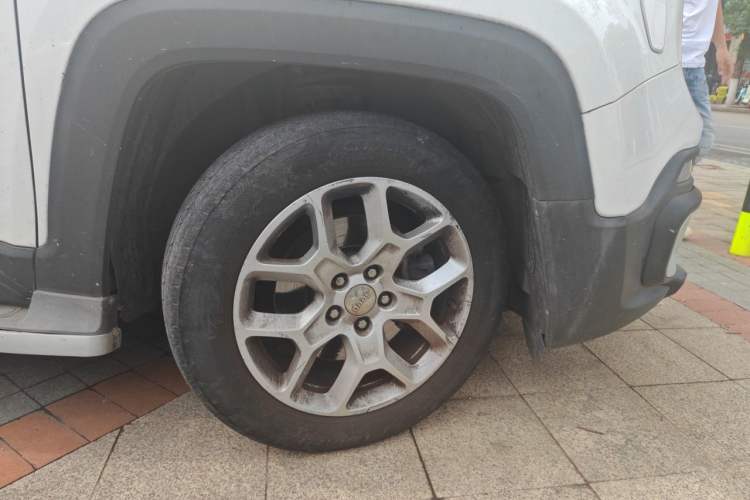 Used Jeep Renegade 2016 1.4T Automatic Jingneng Edition Right Front Wheel Hub