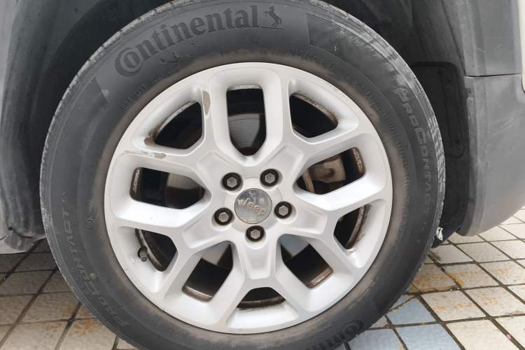 Used Jeep Renegade 2016 1.4T Automatic Jingneng Edition Right Front Wheel Hub
