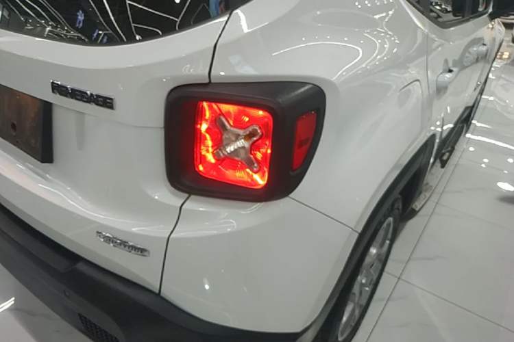 Used Jeep Renegade 2016 1.4T Automatic Jingneng Version+ Right Rear Taillight