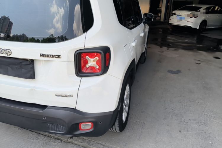 Used Jeep Renegade 2016 1.4T Automatic Jingneng Edition Right Rear Taillight