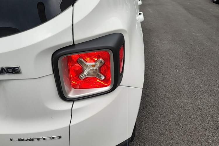 Used Jeep Renegade 2016 1.4T Automatic Smart Edition Right Rear Taillight