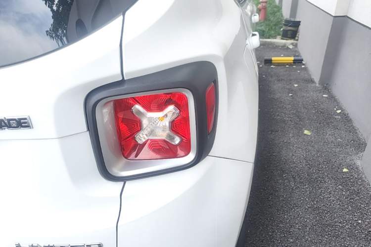 Used Jeep Renegade 2016 1.4T Automatic Smart Edition Right Rear Taillight