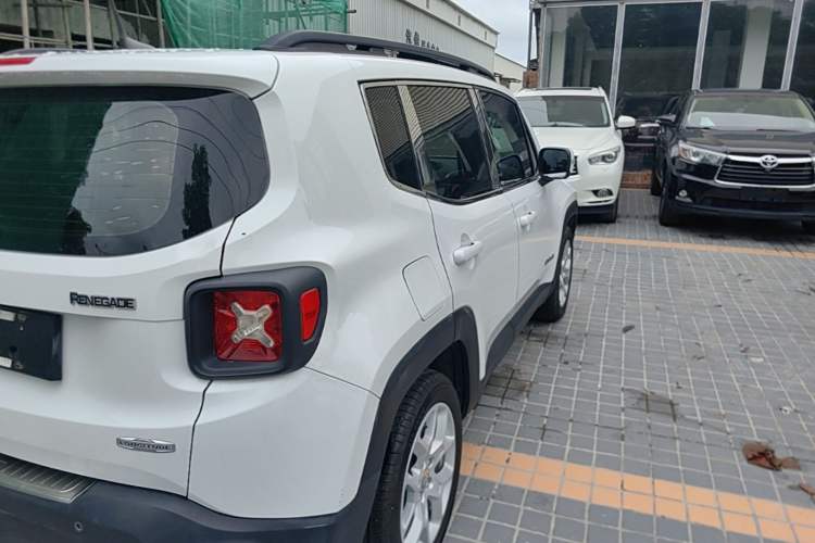 Used Jeep Renegade 2016 1.4T Automatic Jingneng Edition Right Rear Taillight
