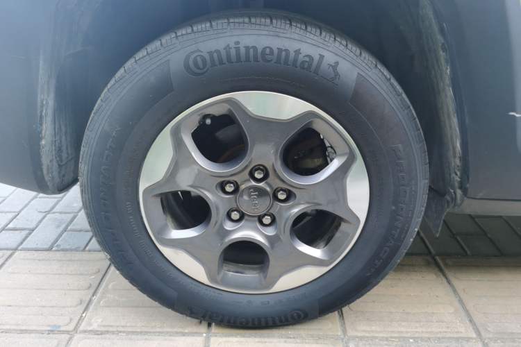 Used Jeep Renegade 2016 1.4T Manual Kinetic Edition Right Rear Wheel Hub