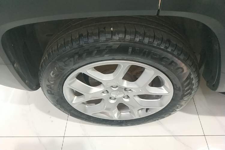 Used Jeep Renegade 2016 1.4T Automatic Jingneng Version+ Right Rear Wheel Hub